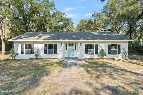 11 Oakwood Dr, Beaufort, SC 29907