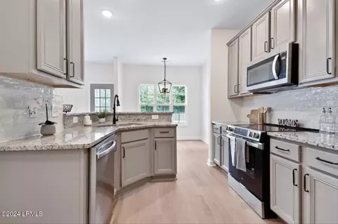 Kitchen - 63 Station Loop, Bluffton, SC 29910 photo 1 of 3