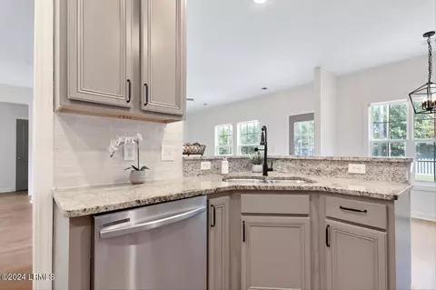 Kitchen - 63 Station Loop, Bluffton, SC 29910 photo 3 of 3