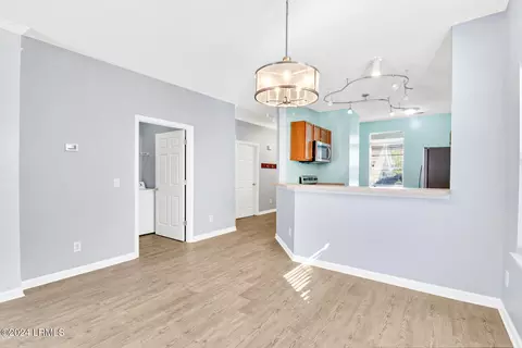 Dining - 7 Third Ave, Bluffton, SC 29910 photo 1 of 1