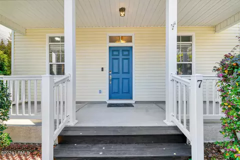 Exterior - 7 Third Ave, Bluffton, SC 29910 photo 4 of 6