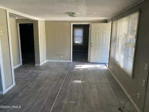 1237 Railroad Ave, Allendale, SC 29810 photo 2