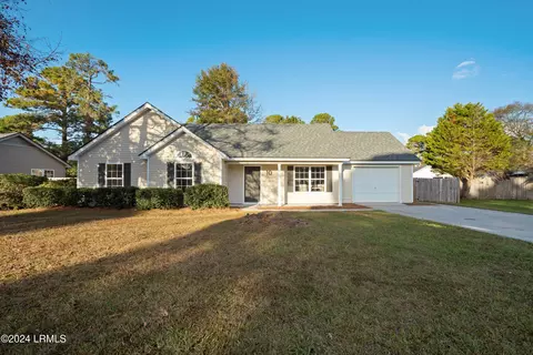 10 Wegeon Ln, Beaufort, SC 29906