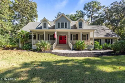 30 Millers Pond Dr, Beaufort, SC 29907