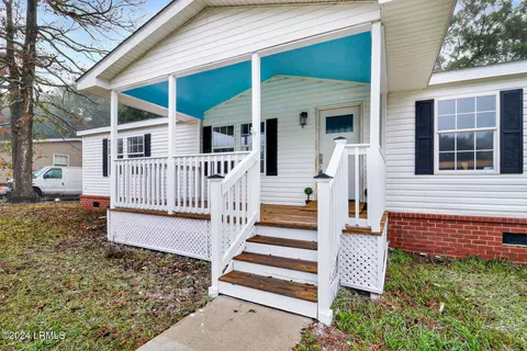 7 Tarra Ct, Beaufort, SC 29906