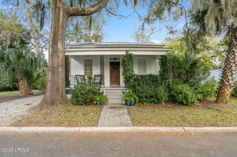 803 Harrington St, Beaufort, SC 29902