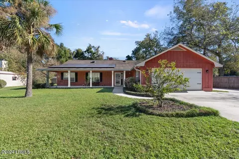 9 Appleby Ln, Beaufort, SC 29906