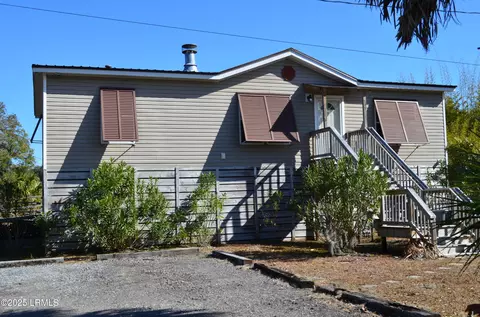 32 Gazebo Rd, Saint Helena Island, SC 29920