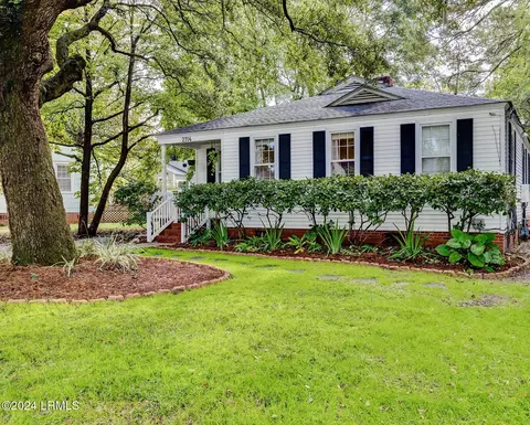 2704 Oaklawn St, Beaufort, SC 29902
