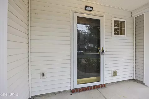 Exterior - 305 Cross Rd, Bluffton, SC 29910 photo 3 of 10