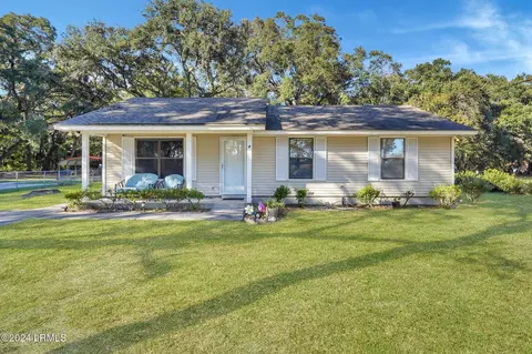 4 Sam Doyle Dr, Saint Helena Island, SC 29920