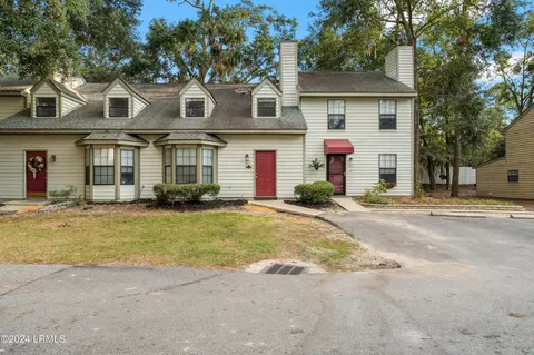 402 Island Pines Dr, Port Royal, SC 29935