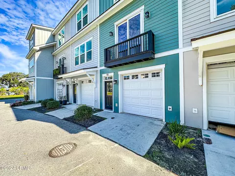98 Battery Creek Club Dr, Beaufort, SC 29902