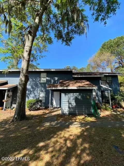 13 Battery Ln, Beaufort, SC 29902