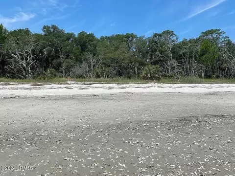 95 Sea Pines Dr, Saint Helena Island, SC 29920