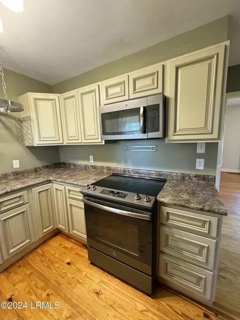 Kitchen - 609 Lightsey Street Ext, Hampton, SC 29924 photo 3 of 5