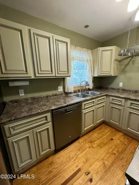 Kitchen - 609 Lightsey Street Ext, Hampton, SC 29924 photo 4 of 5