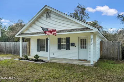 910 Hamar St, Beaufort, SC 29902