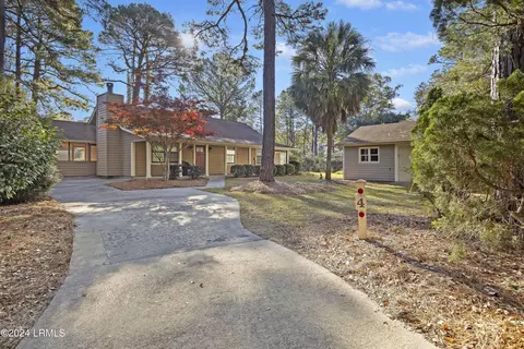 4 Lotus Ct, Bluffton, SC 29910