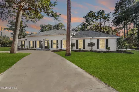 901 Forrest Ln, Beaufort, SC 29902