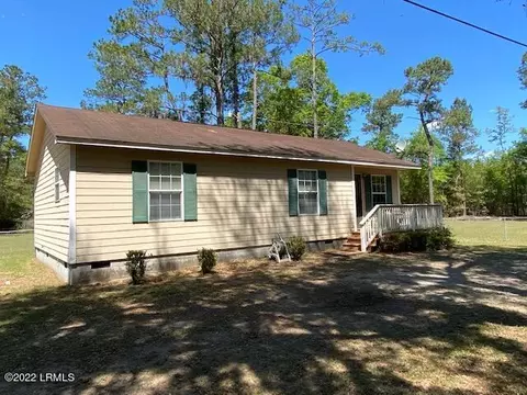 39 Dulamo Rd, Saint Helena Island, SC 29920