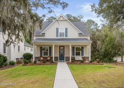 2687 Bluestem Dr, Beaufort, SC 29902