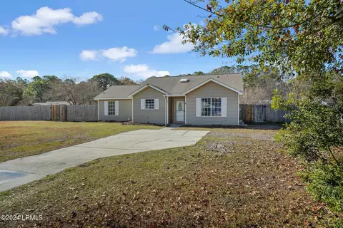 5 Irongate Dr, Beaufort, SC 29906
