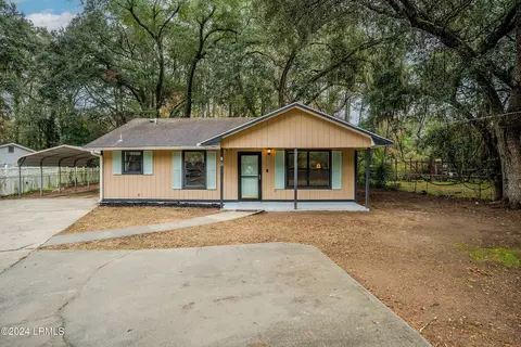 11 Stanley Rd, Beaufort, SC 29906