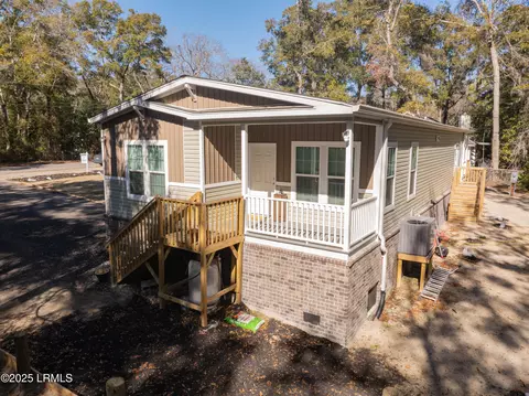 18 Blythewood Rd, Beaufort, SC 29907