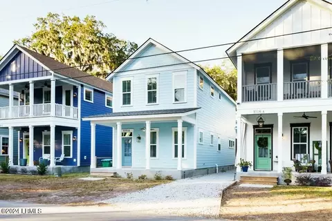 1008 12th St #B, Port Royal, SC 29935
