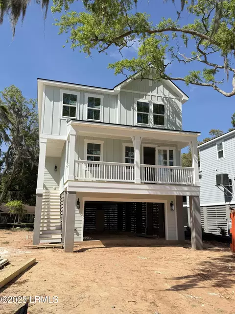 37 Middle Island St, Beaufort, SC 29907