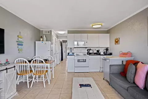 40 Folly Field Rd #C306, Hilton Head Island, SC 29926