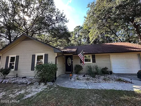 21 Robin Way, Beaufort, SC 29907