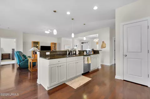 Kitchen - 76 Station Loop, Bluffton, SC 29910 photo 3 of 5