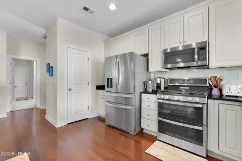 Kitchen - 76 Station Loop, Bluffton, SC 29910 photo 2 of 5