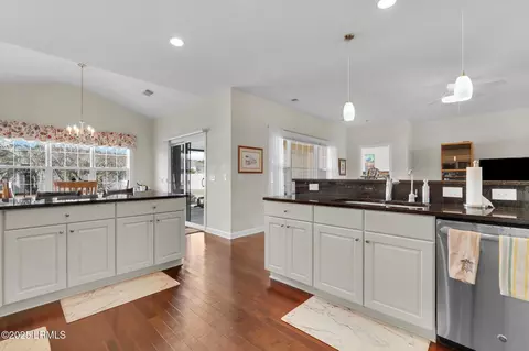 Kitchen - 76 Station Loop, Bluffton, SC 29910 photo 1 of 5