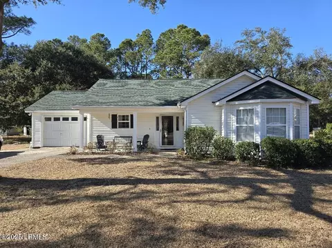 5 Shiney Leaf Ct, Beaufort, SC 29907