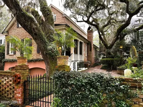 3 Waterside Dr, Beaufort, SC 29907