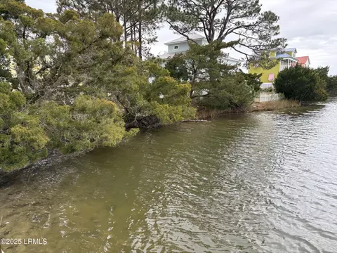 121 Harbour Key Dr, Saint Helena Island, SC 29920