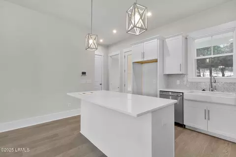 Kitchen - 34 Pondhawk Rd, Bluffton, SC 29909 photo 2 of 3
