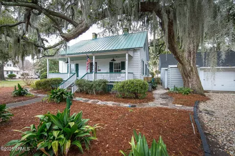 1003 London Ave, Port Royal, SC 29935