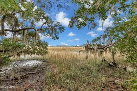 53 Tuscarora Ave, Beaufort, SC 29907