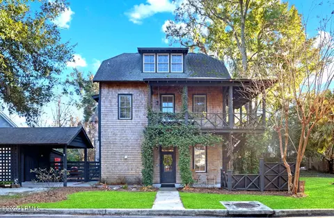 401 Coquinas Ln, Beaufort, SC 29906