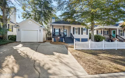 3 Binaker Ct, Beaufort, SC 29902