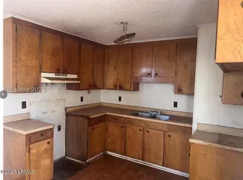 59 Cooper St, Denmark, SC 29042 photo 2