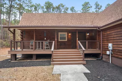 31 Faculty Dr, Beaufort, SC 29907