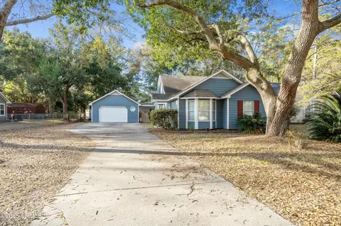 4 Burlington Land Rd, Beaufort, SC 29906