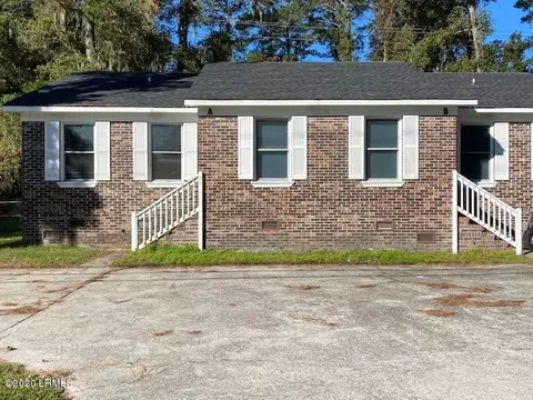 11 Adams Cir, Beaufort, SC 29902