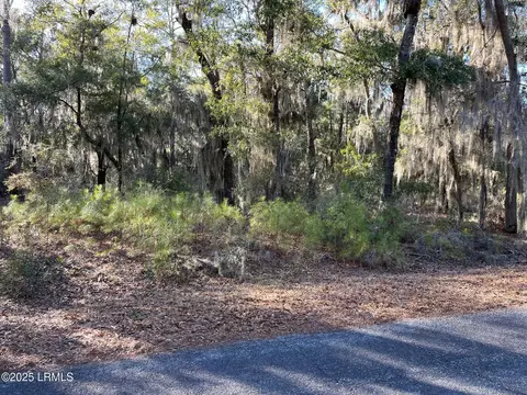 325 Dulamo Rd, Saint Helena Island, SC 29920