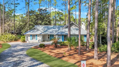 15 Big Woods Dr, Hilton Head Island, SC 29926